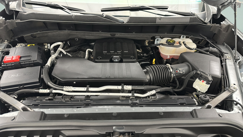 Used 2024 Chevrolet Silverado 1500 LT AWD/4WD image 24