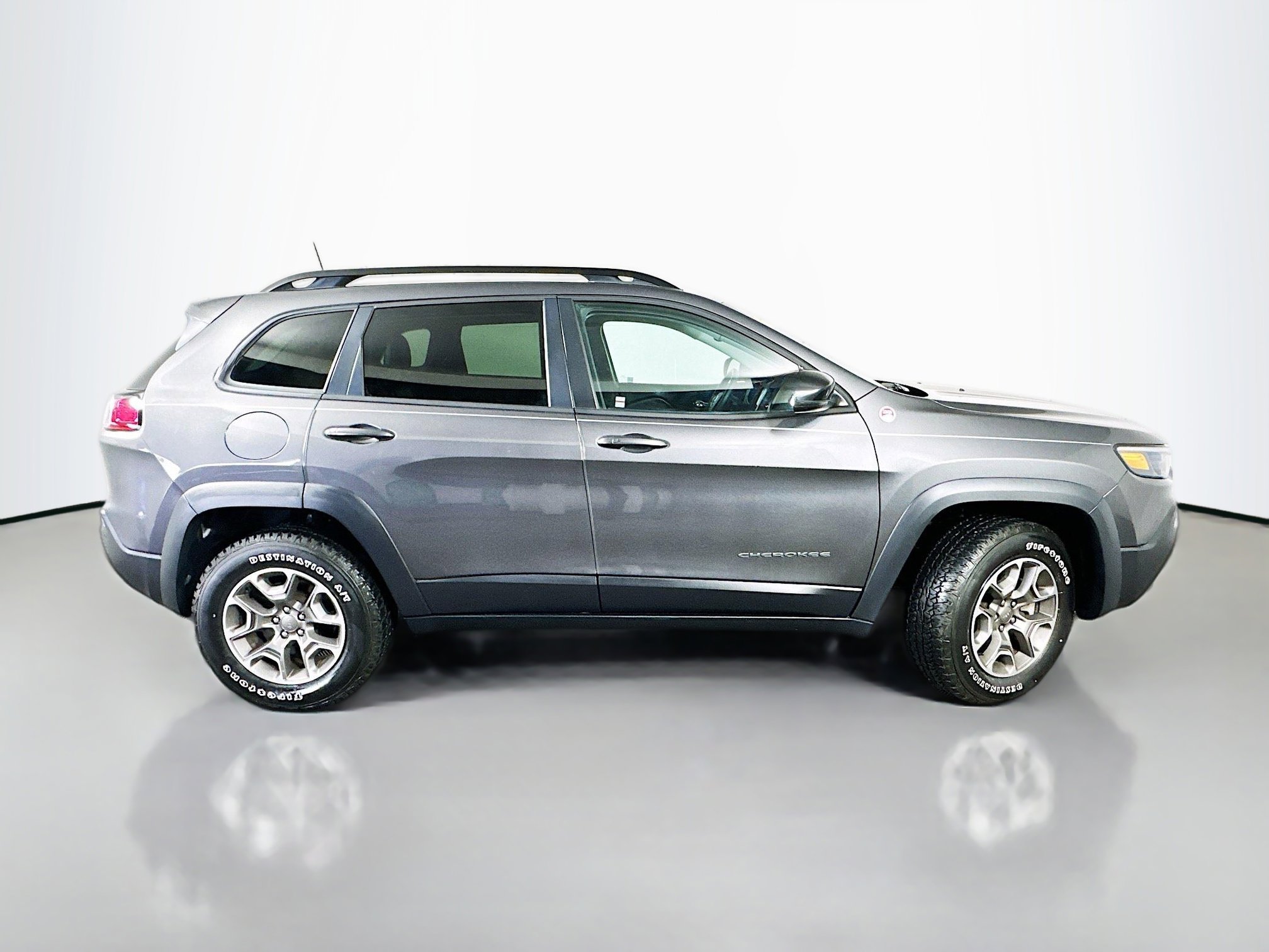 Used 2022 Jeep Cherokee Trailhawk w/ Premium Leather Package AWD/4WD image 8