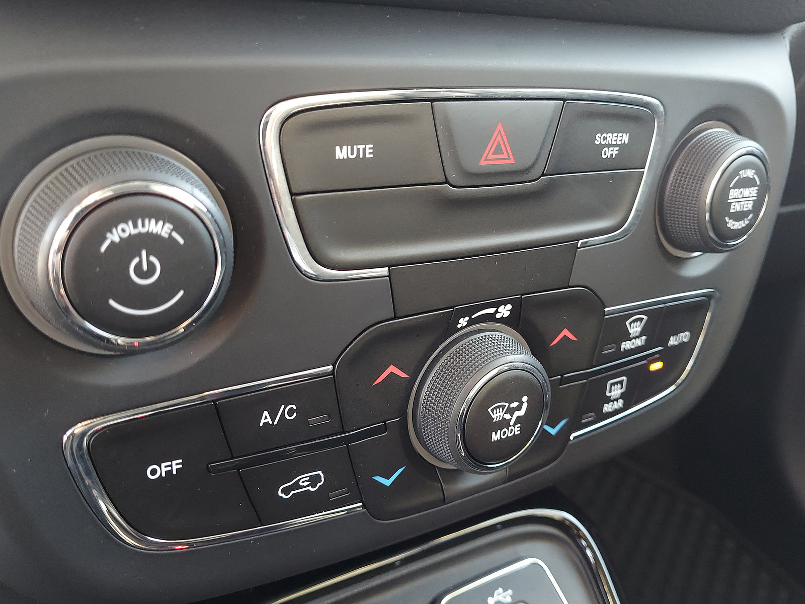 Used 2019 Jeep Compass Latitude AWD/4WD image 14