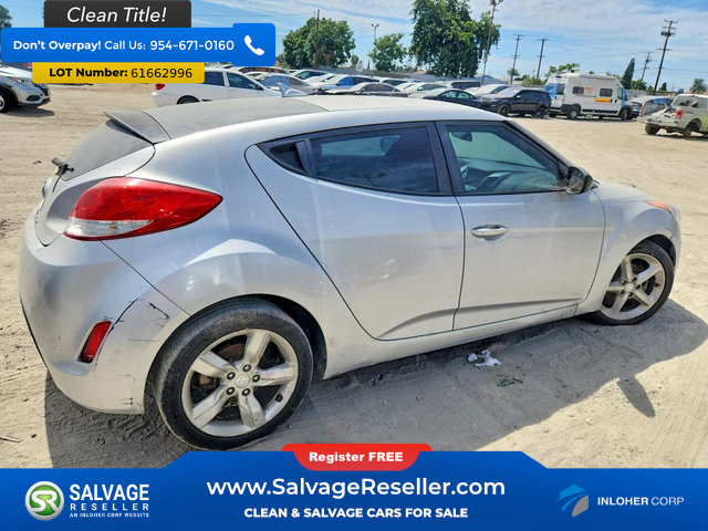 Used 2015 Hyundai Veloster FWD image 4