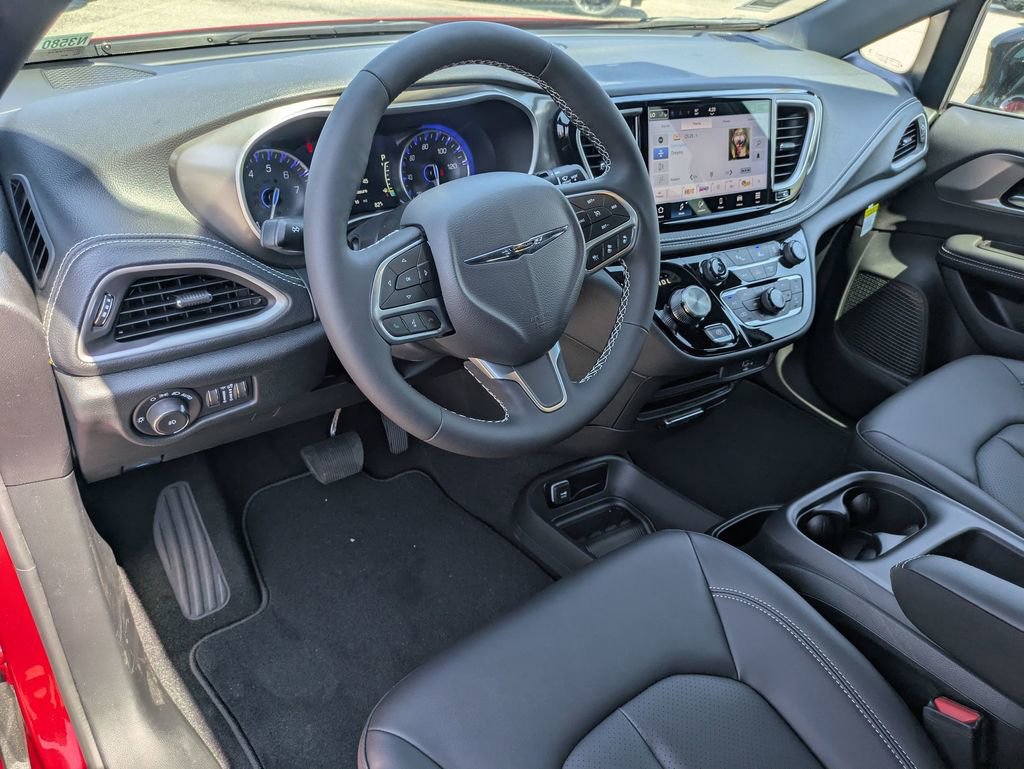 New 2026 Chrysler Pacifica Select image 14