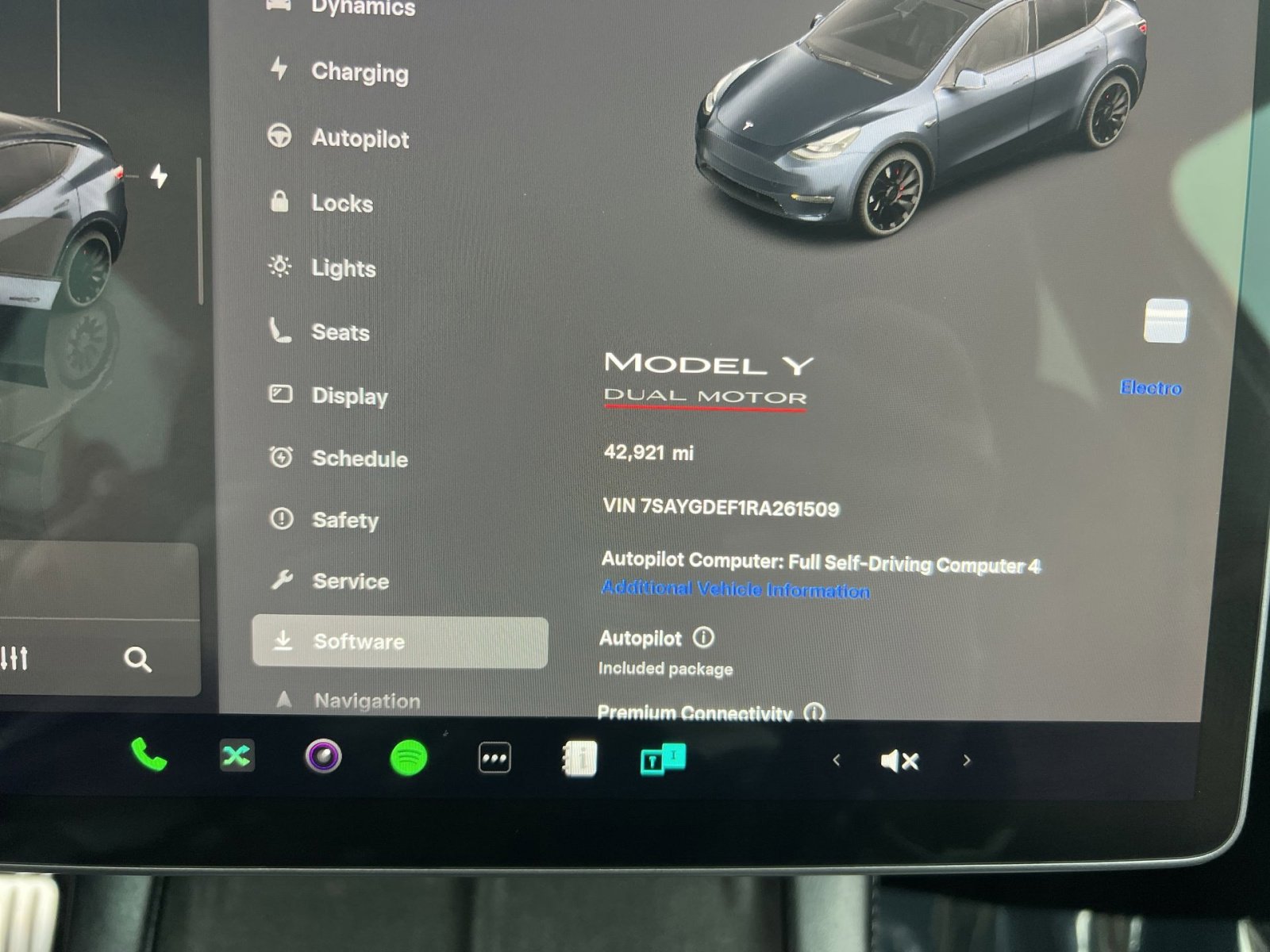 Used 2024 Tesla Model Y Performance image 17