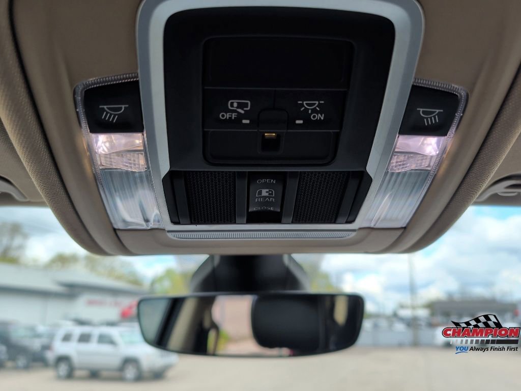 Used 2019 RAM 1500 Laramie AWD/4WD image 25