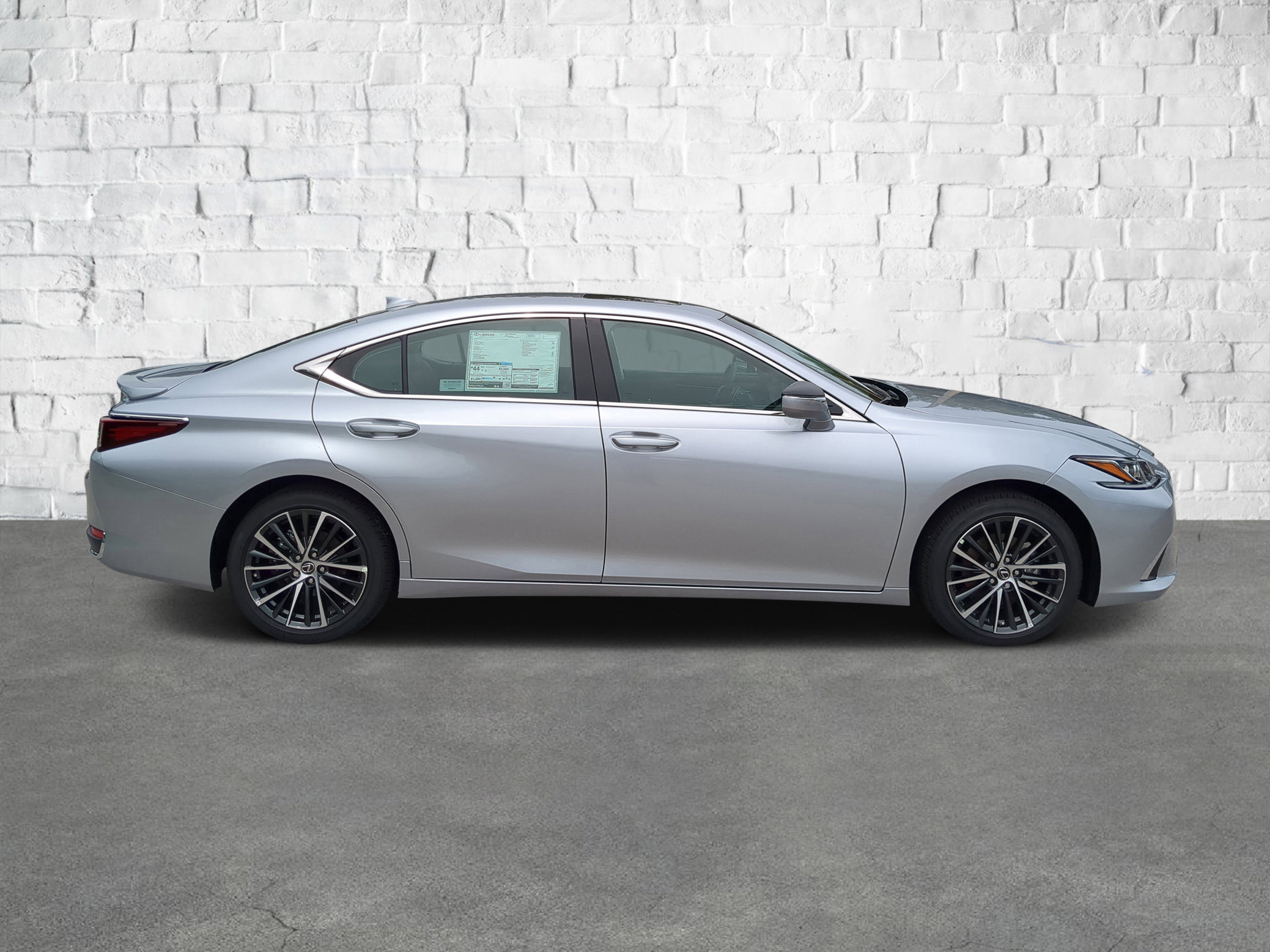 New 2025 Lexus ES 300h w/ Premium Package image 3