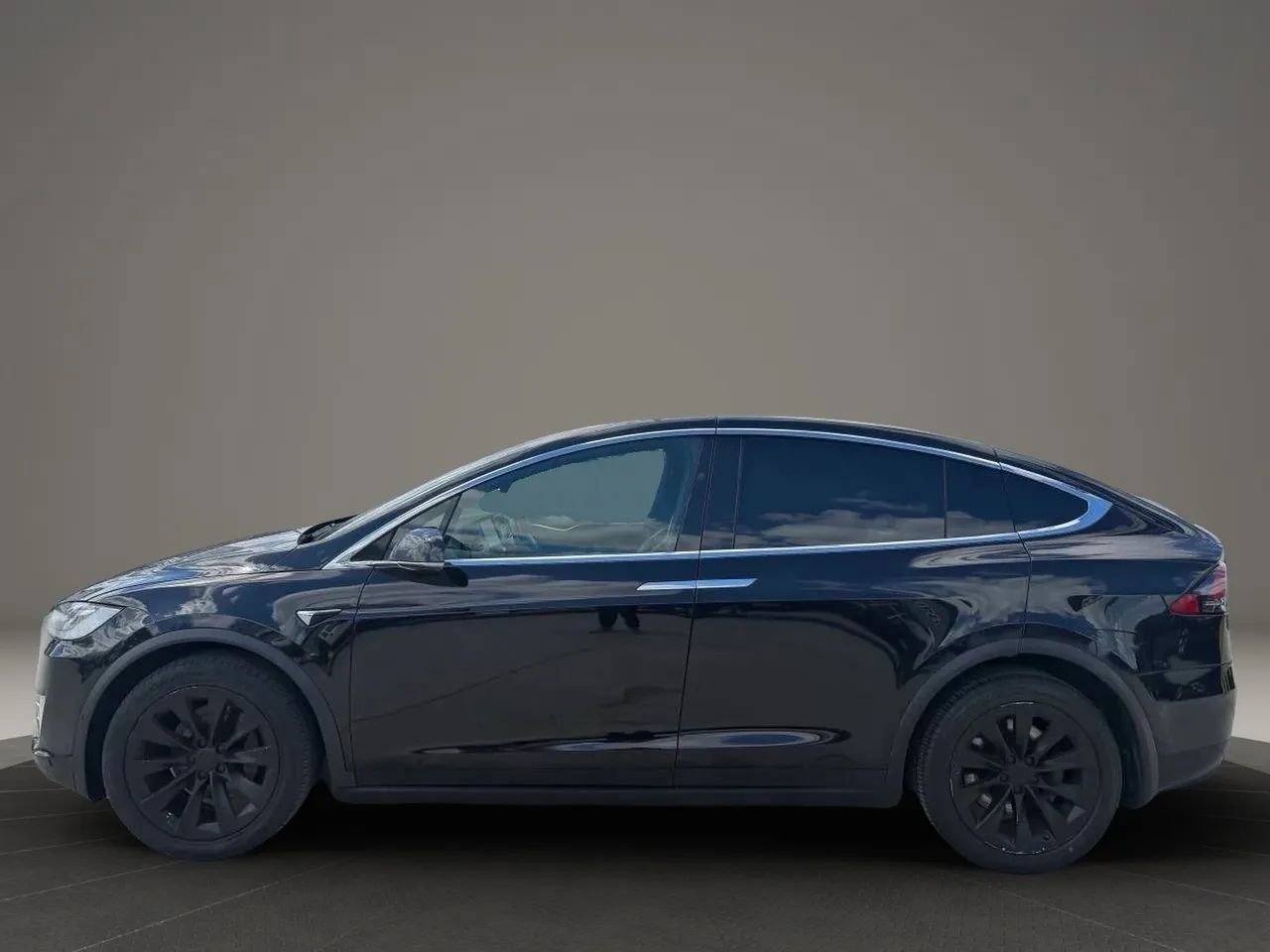 Used 2017 Tesla Model X 75D AWD/4WD image 5