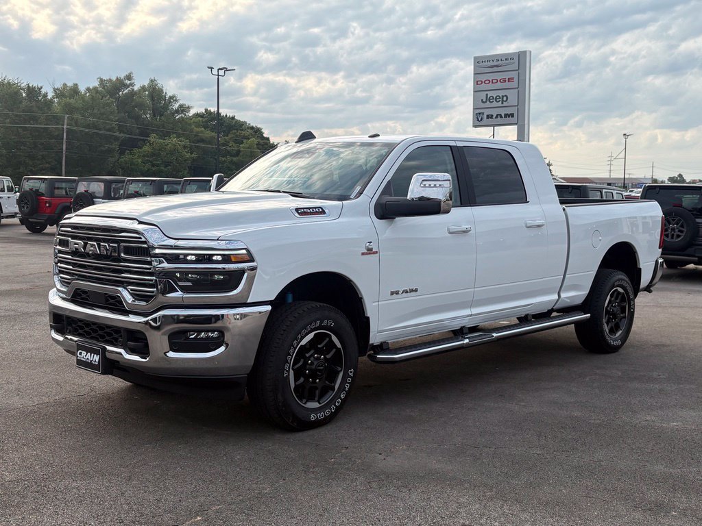 Used 2025 RAM 2500 Laramie AWD/4WD image 3