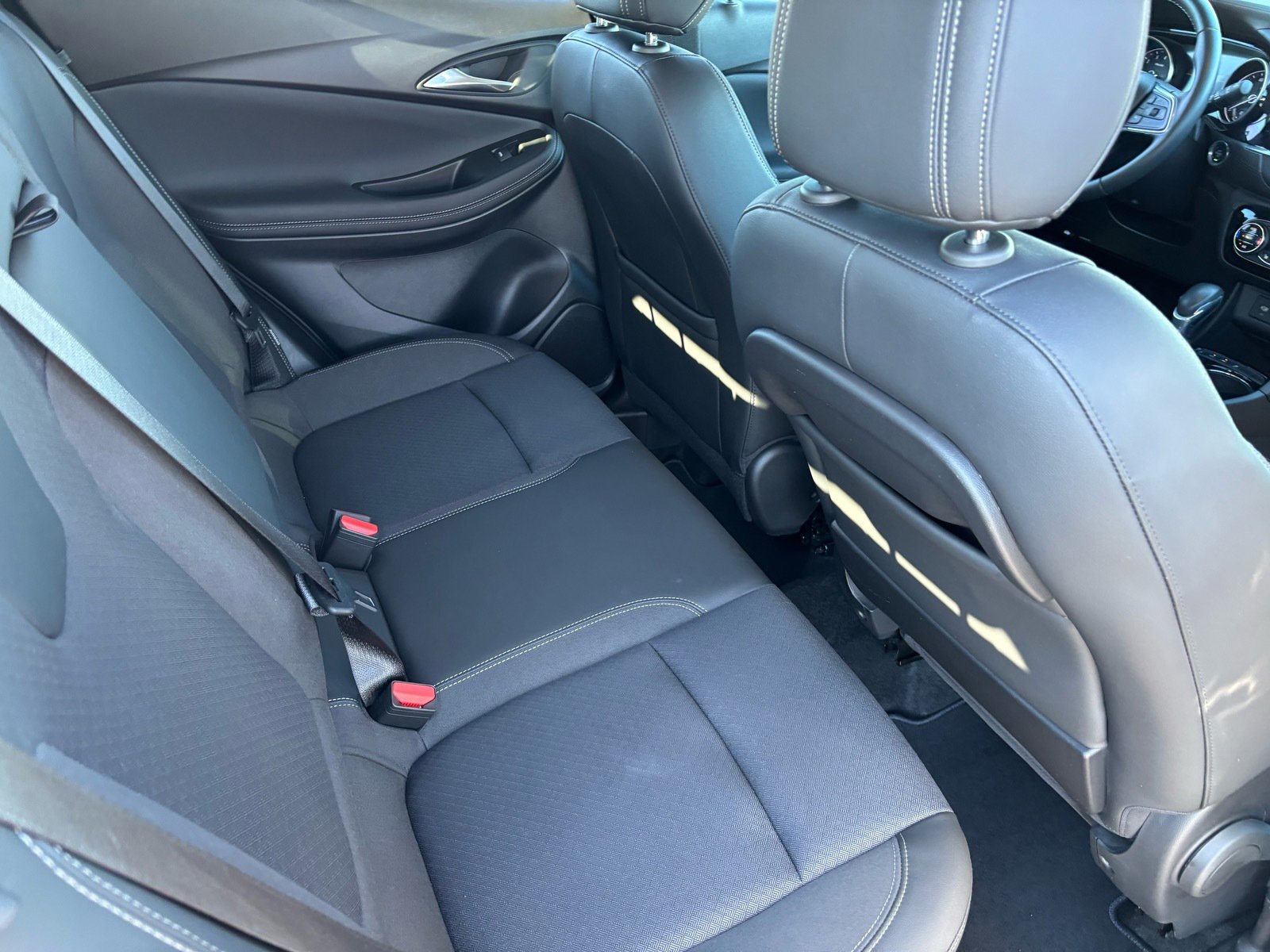 Used 2023 Buick Encore GX Select image 27