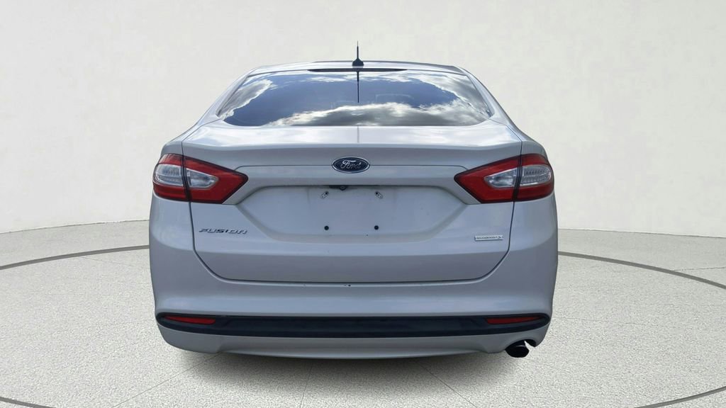 Used 2014 Ford Fusion SE w/ Equipment Group 202A FWD image 5