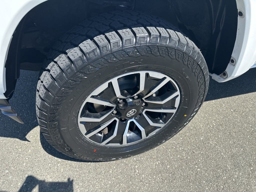 Used 2021 Toyota Tacoma TRD Sport w/ Technology Package RWD image 10