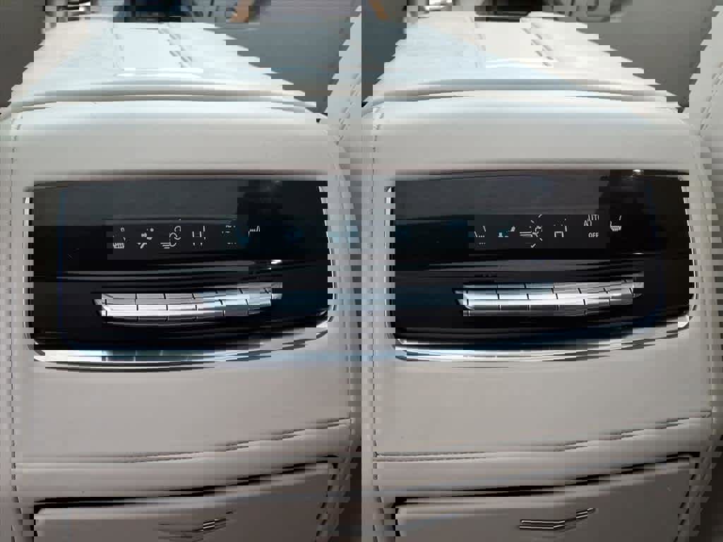 Used 2023 Cadillac Escalade Sport Platinum w/ LPO, ONYX Package image 13