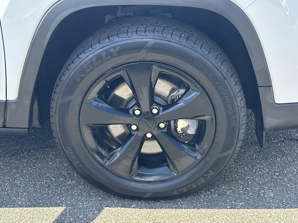 Used 2019 Jeep Cherokee Limited AWD/4WD image 10