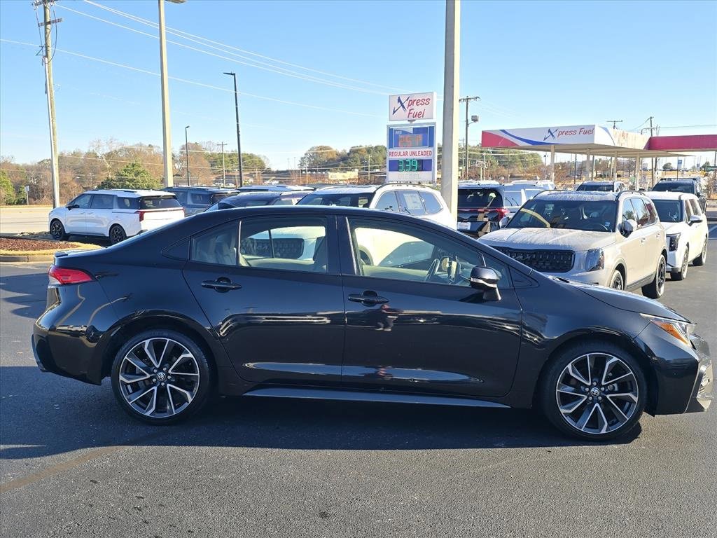 Used 2022 Toyota Corolla SE image 2