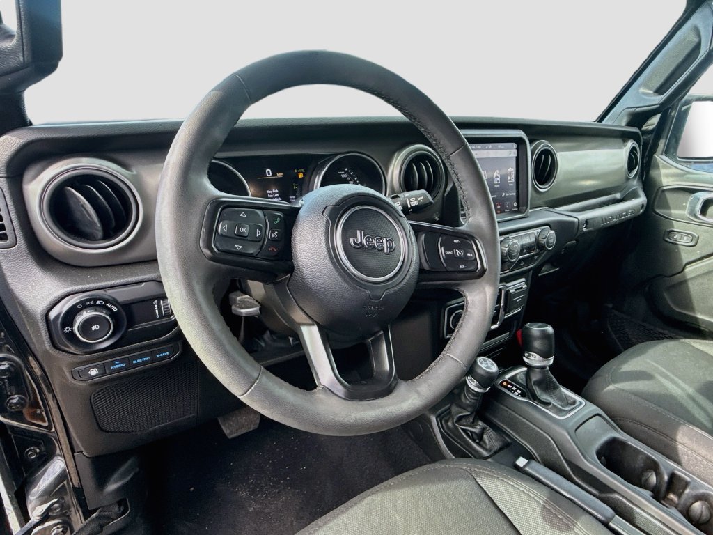 Certified 2023 Jeep Wrangler Unlimited w/ Sun & Screen Package AWD/4WD image 12