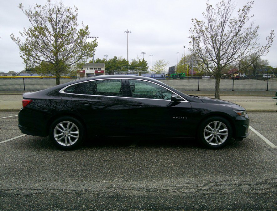 Used 2017 Chevrolet Malibu LT w/ Leather Package FWD image 23