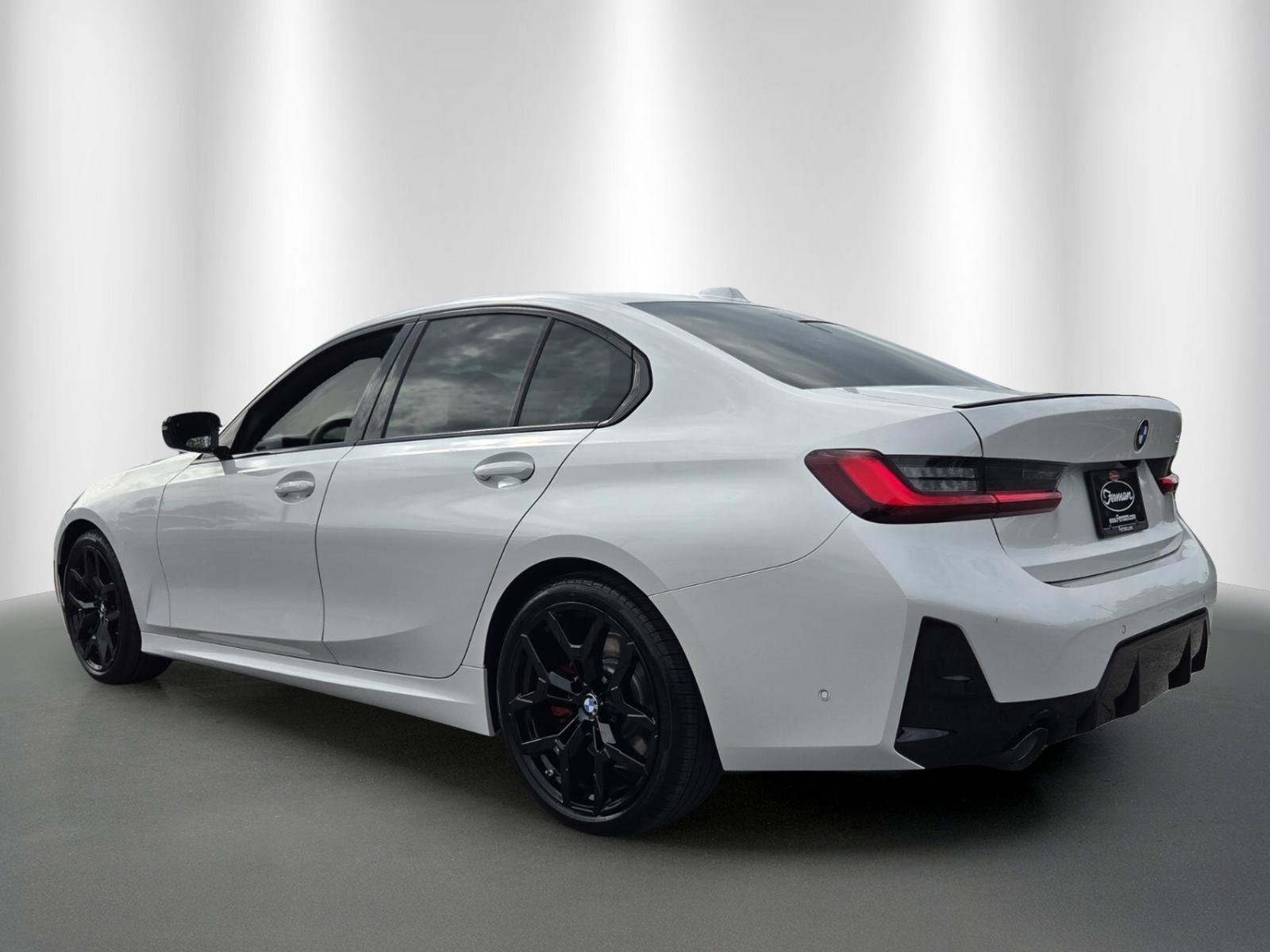 New 2026 BMW 330i Sedan w/ M Sport Package RWD image 5