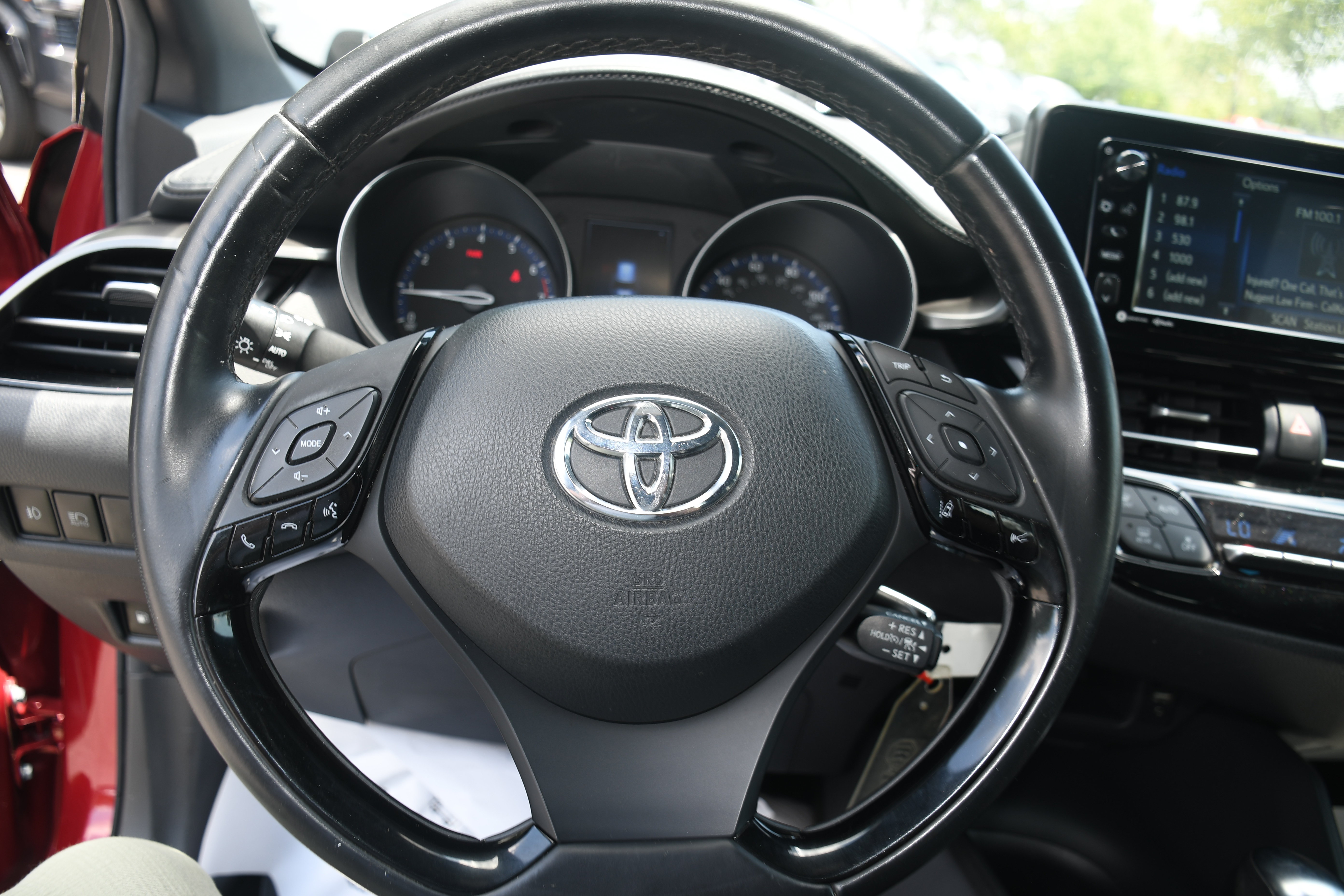 Used 2018 Toyota C-HR XLE FWD image 12