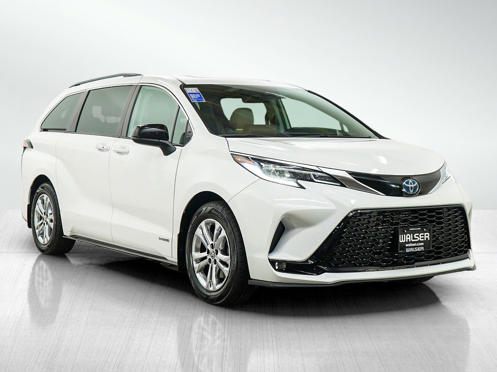 Used 2021 Toyota Sienna XSE AWD/4WD image 7