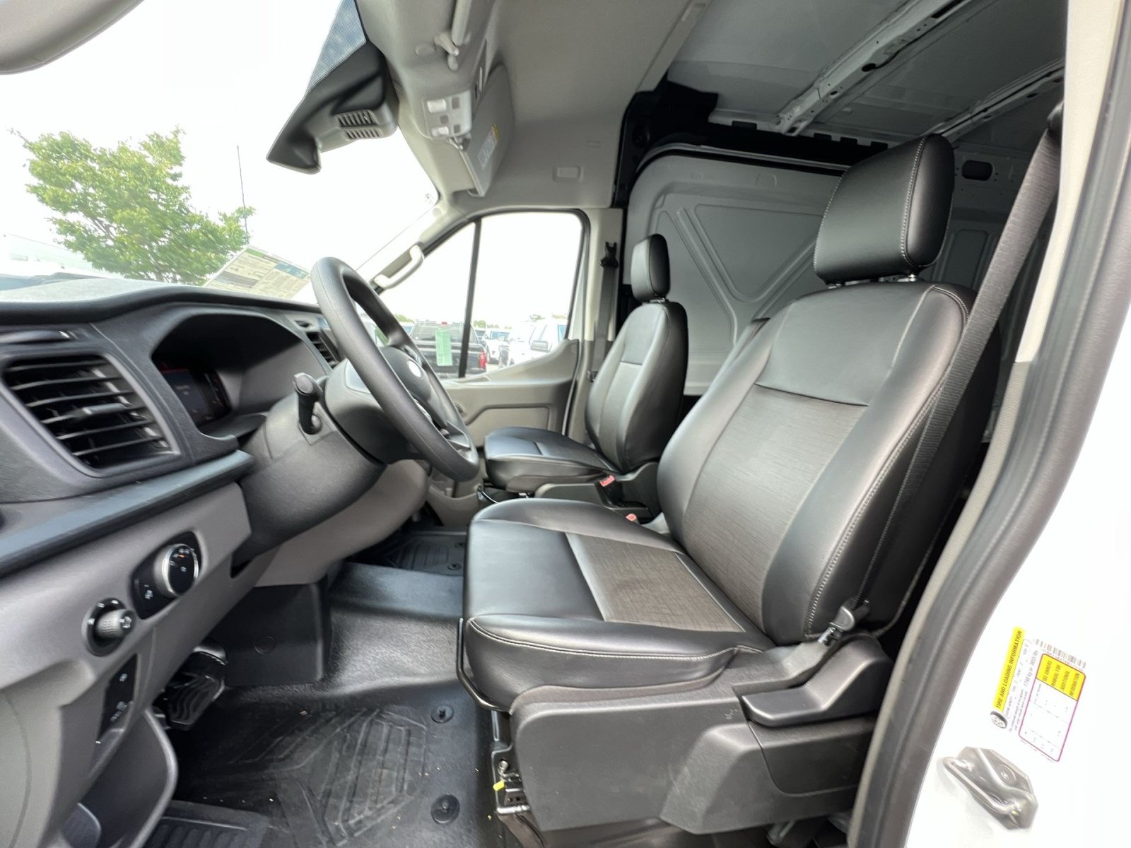 New 2026 Ford Transit 250 148 Medium Roof RWD image 21