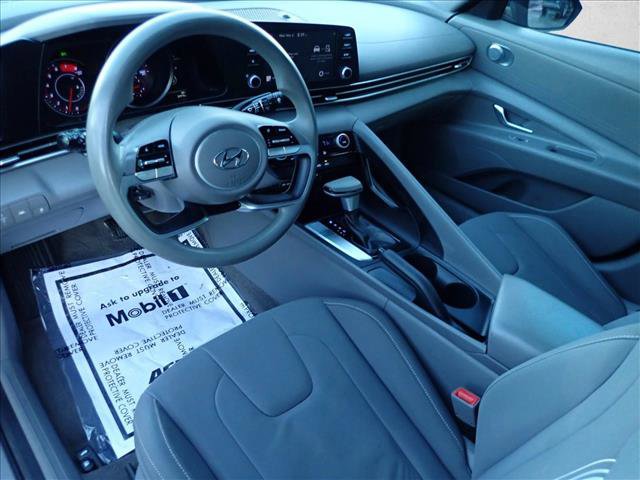 Used 2023 Hyundai Elantra SEL FWD image 9