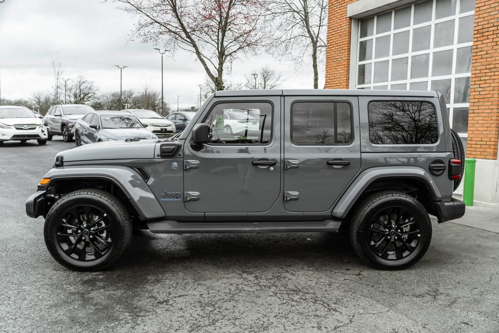 Used 2025 Jeep Wrangler Unlimited Sahara image 46