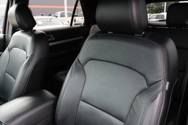 Used 2017 Ford Explorer XLT w/ Equipment Group 202A AWD/4WD image 5