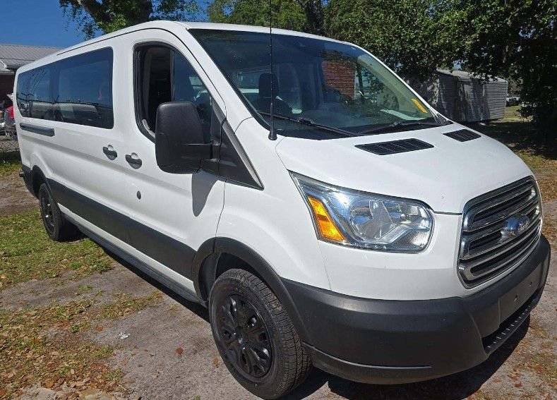 Used 2019 Ford Transit 350 XLT RWD image 4