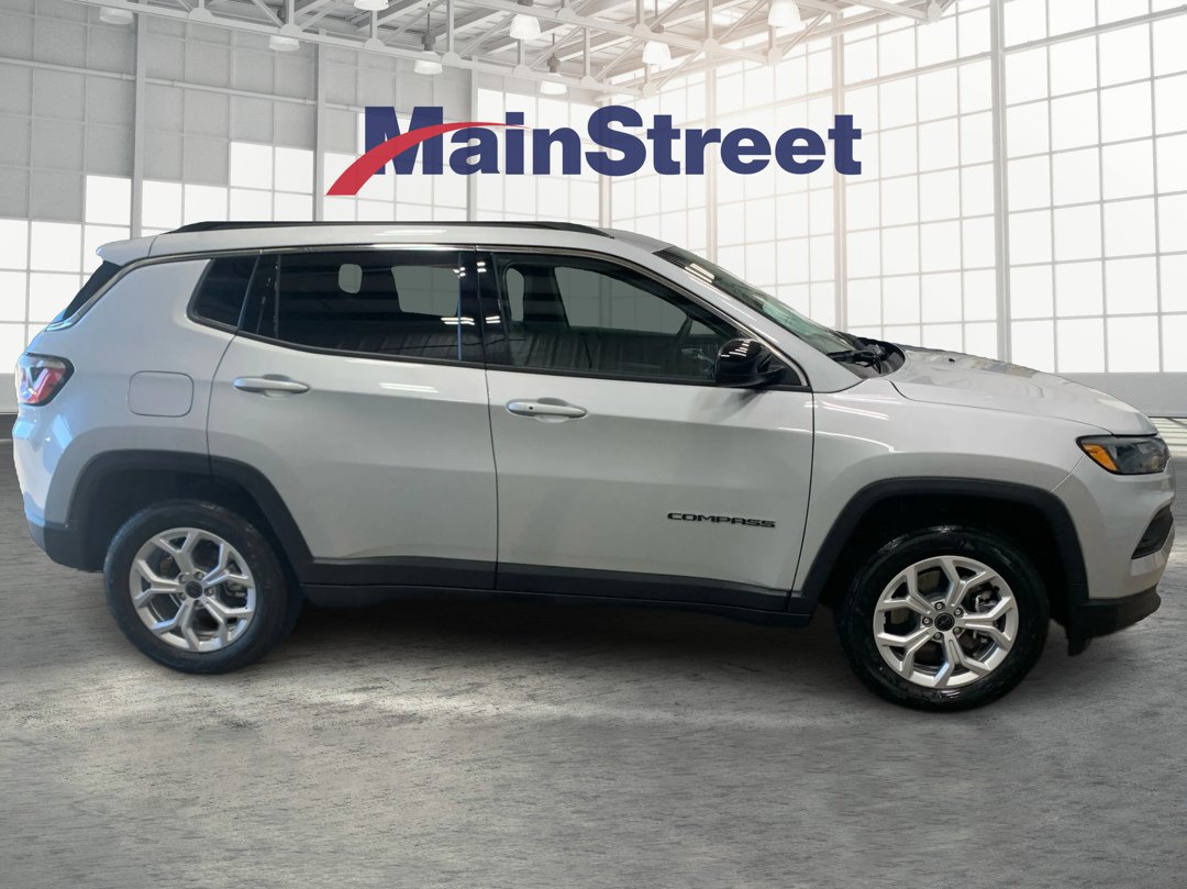 New 2026 Jeep Compass Latitude image 6