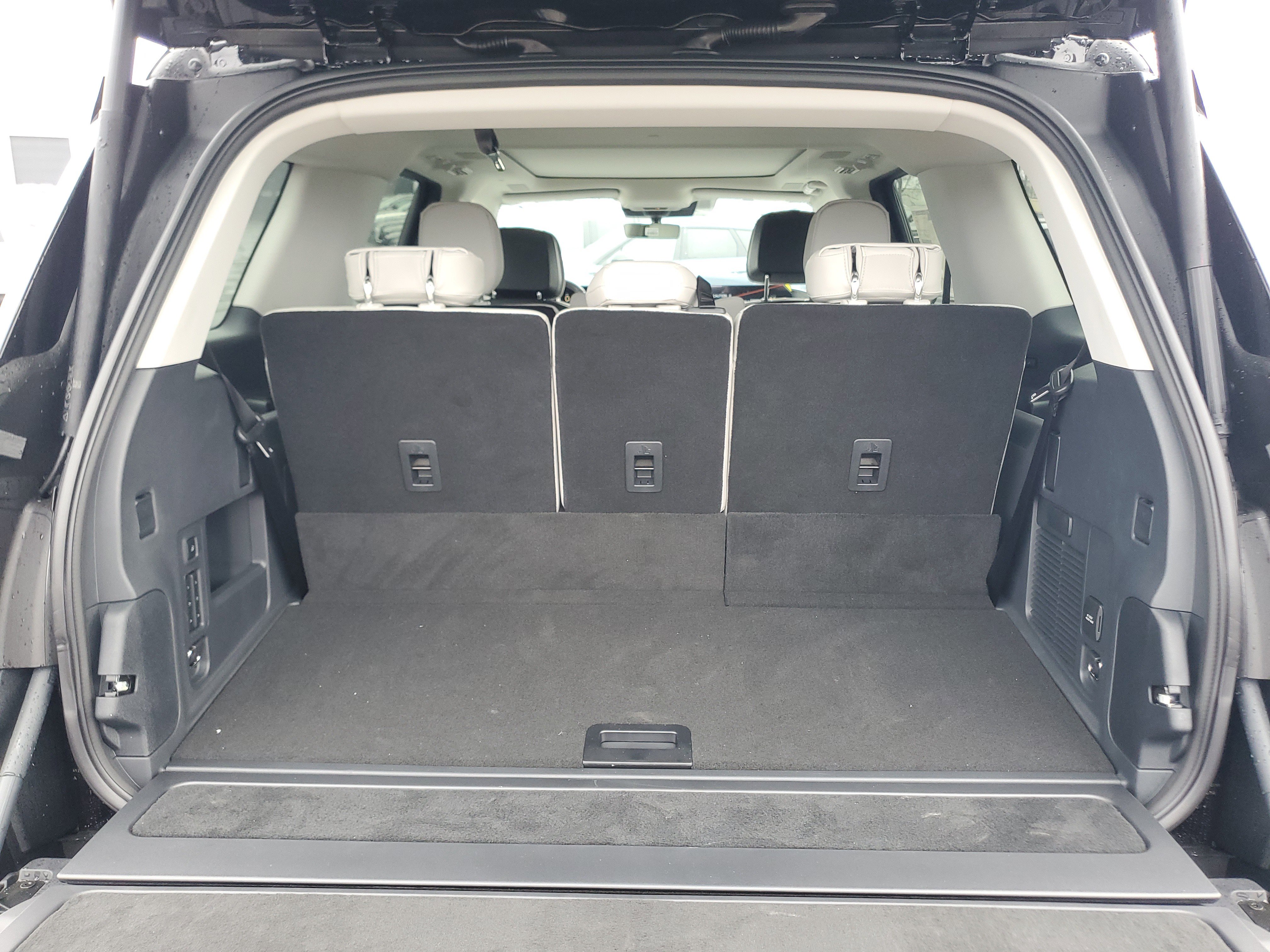 New 2026 Lincoln Navigator Reserve w/ Jet Appearance Package image 32