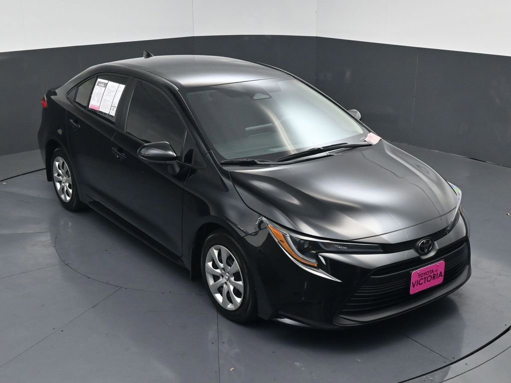 Used 2025 Toyota Corolla LE image 14