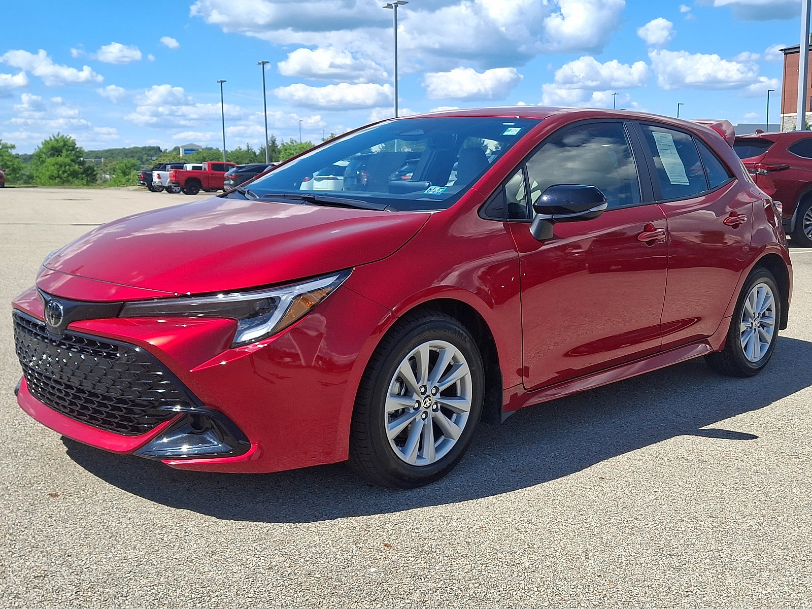 Used 2026 Toyota Corolla SE FWD image 3