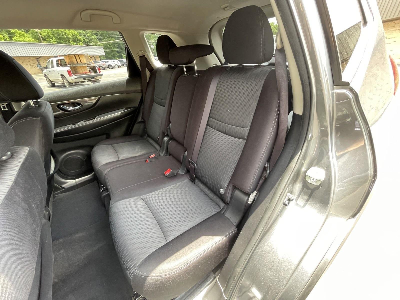 Used 2019 Nissan Rogue SV FWD image 37