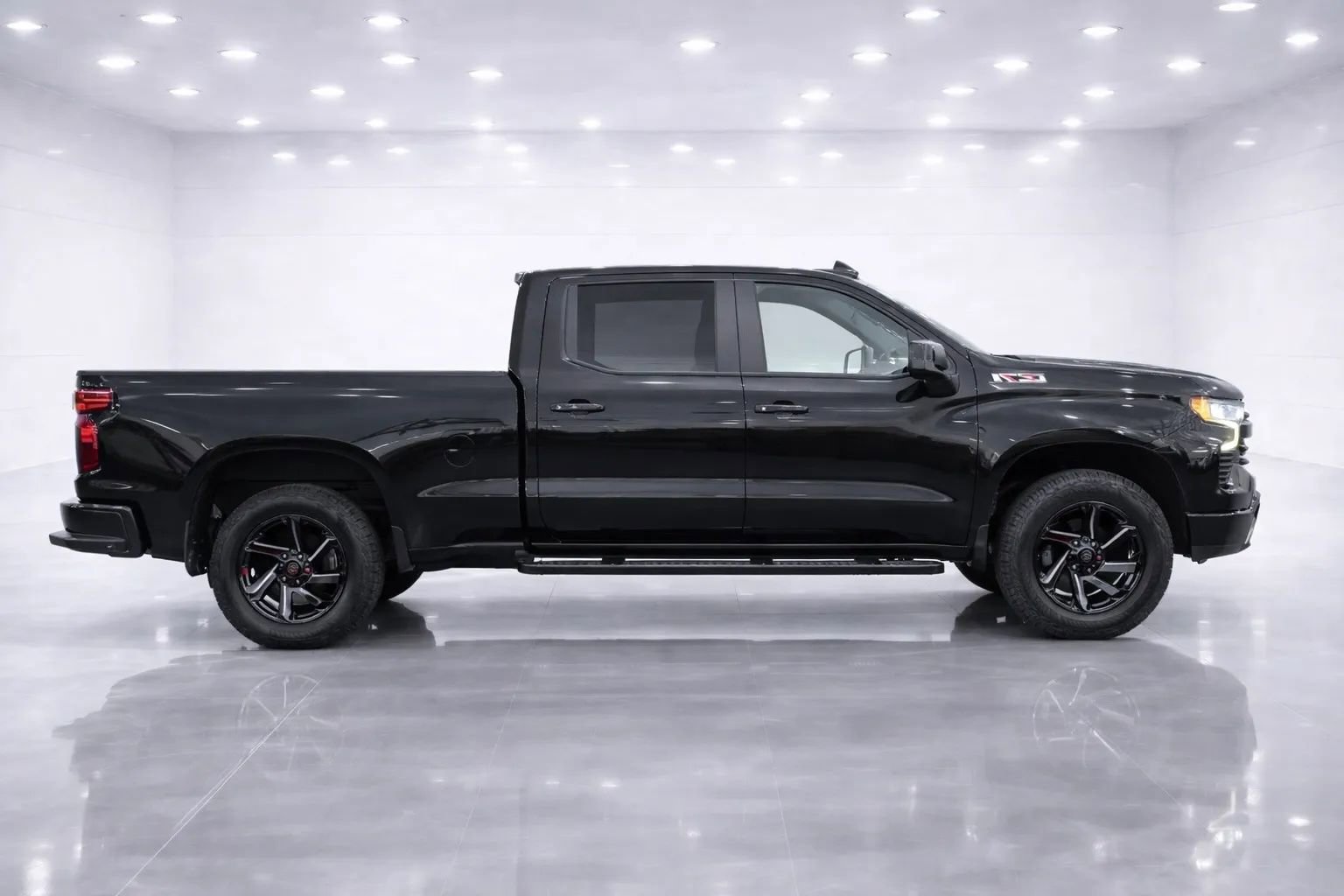 Used 2024 Chevrolet Silverado 1500 LT Trail Boss w/ Convenience Package II image 6