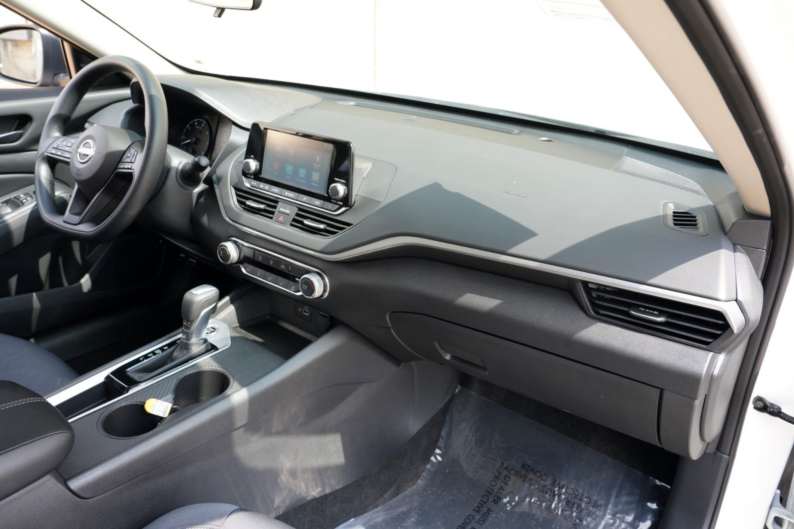 Used 2024 Nissan Altima 2.5 S FWD image 12