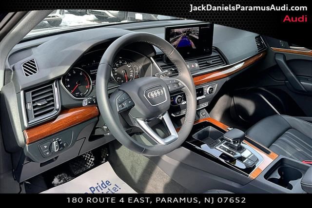 Used 2023 Audi Q5 2.0T Premium w/ Convenience Package image 11