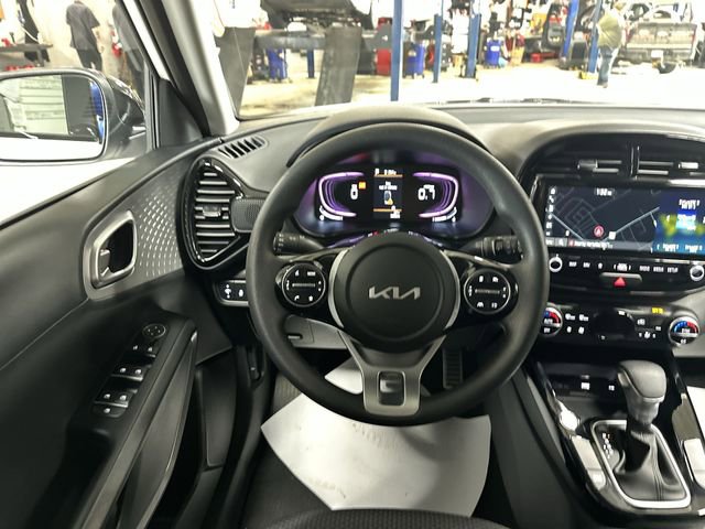 Used 2024 Kia Soul S FWD image 13