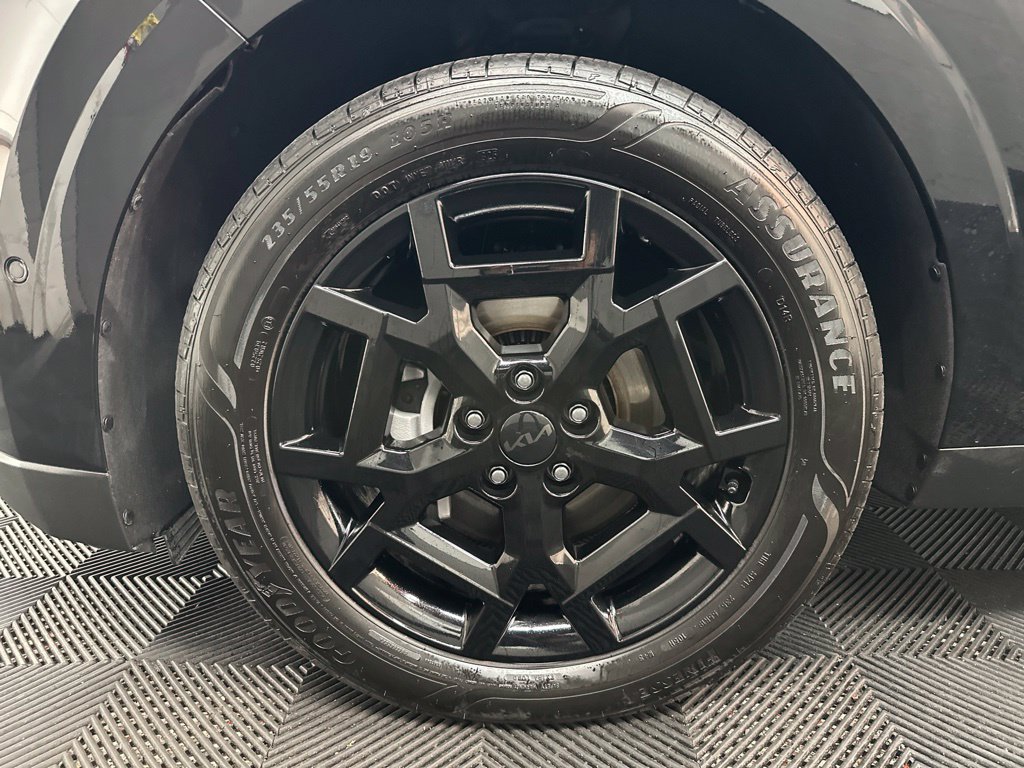 Used 2026 Kia Carnival SX w/ SX Dark Edition Package FWD image 39