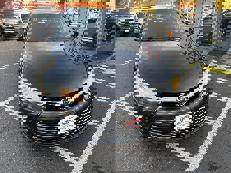 Used 2016 Toyota Camry LE image 12