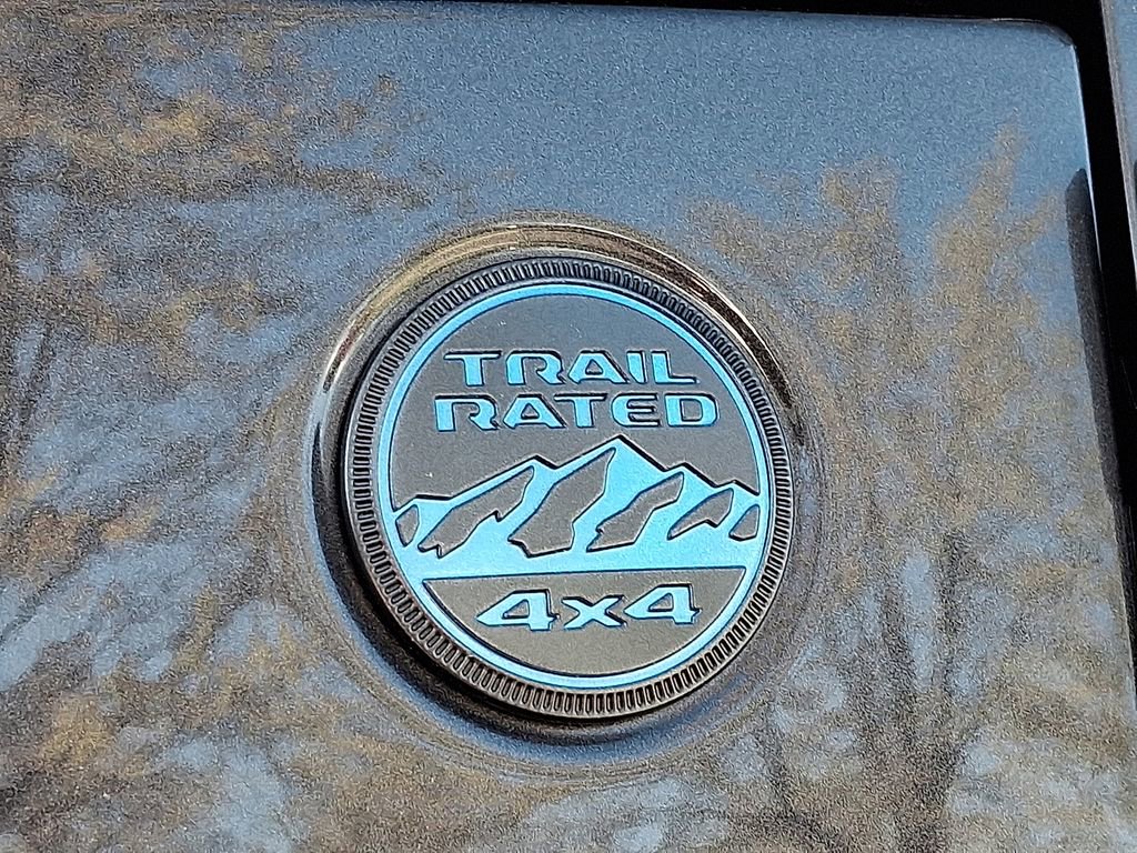 Used 2025 Jeep Wrangler Unlimited Sahara image 33