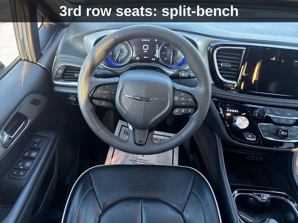Used 2025 Chrysler Pacifica Limited image 19