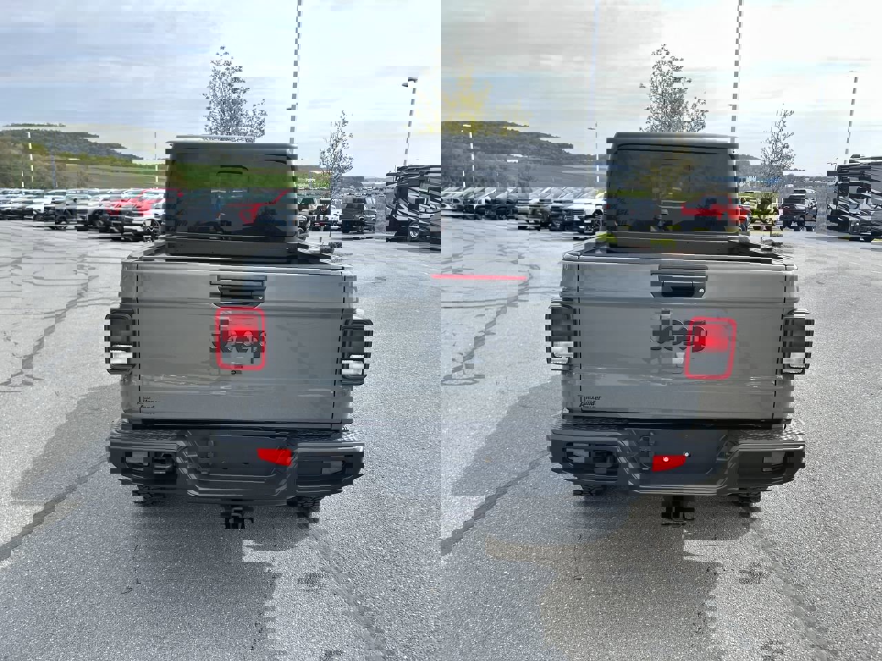 Used 2022 Jeep Gladiator Sport AWD/4WD image 6