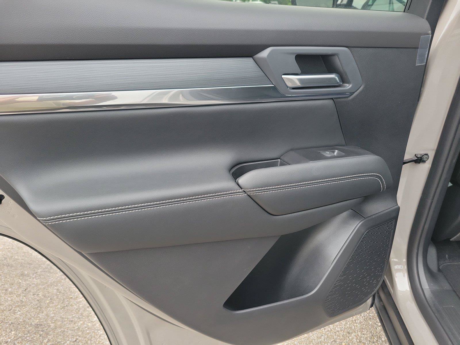 New 2027 GMC Terrain Elevation w/ Elevation Premium Package AWD/4WD image 15