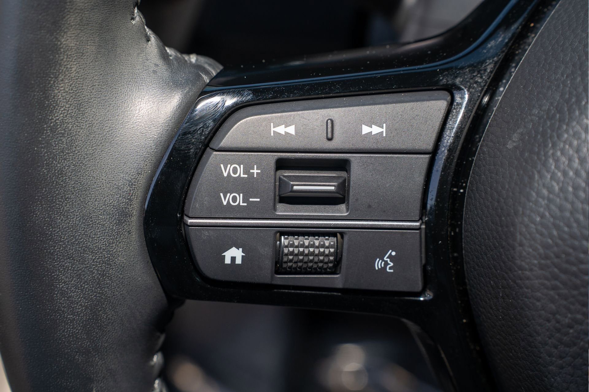 Certified 2023 Honda HR-V EX-L image 30