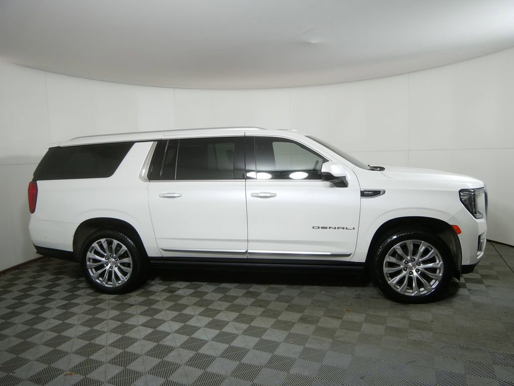 Used 2024 GMC Yukon XL Denali w/ Denali Reserve Package image 2