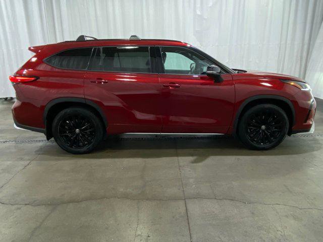 Certified 2023 Toyota Highlander XSE AWD/4WD image 3