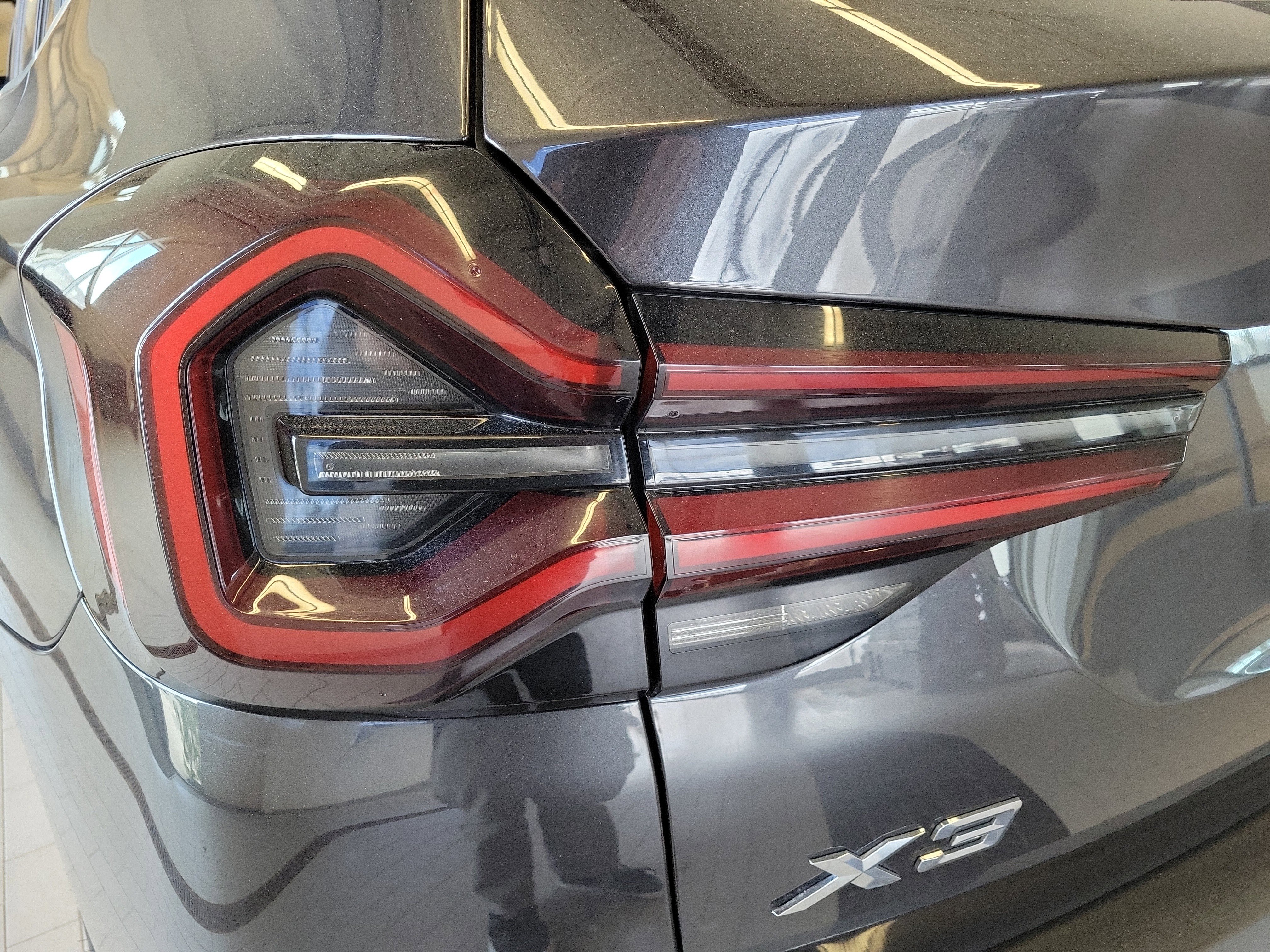 Used 2022 BMW X3 xDrive30i w/ Premium Package image 11