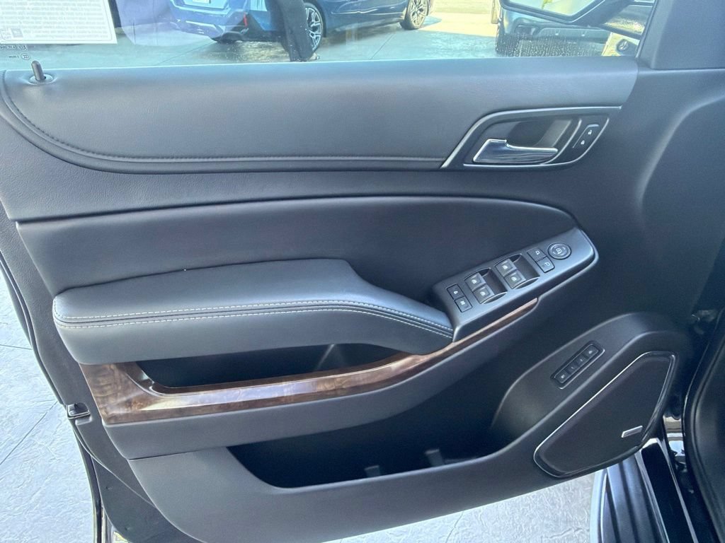 Used 2019 Chevrolet Suburban LT AWD/4WD image 9