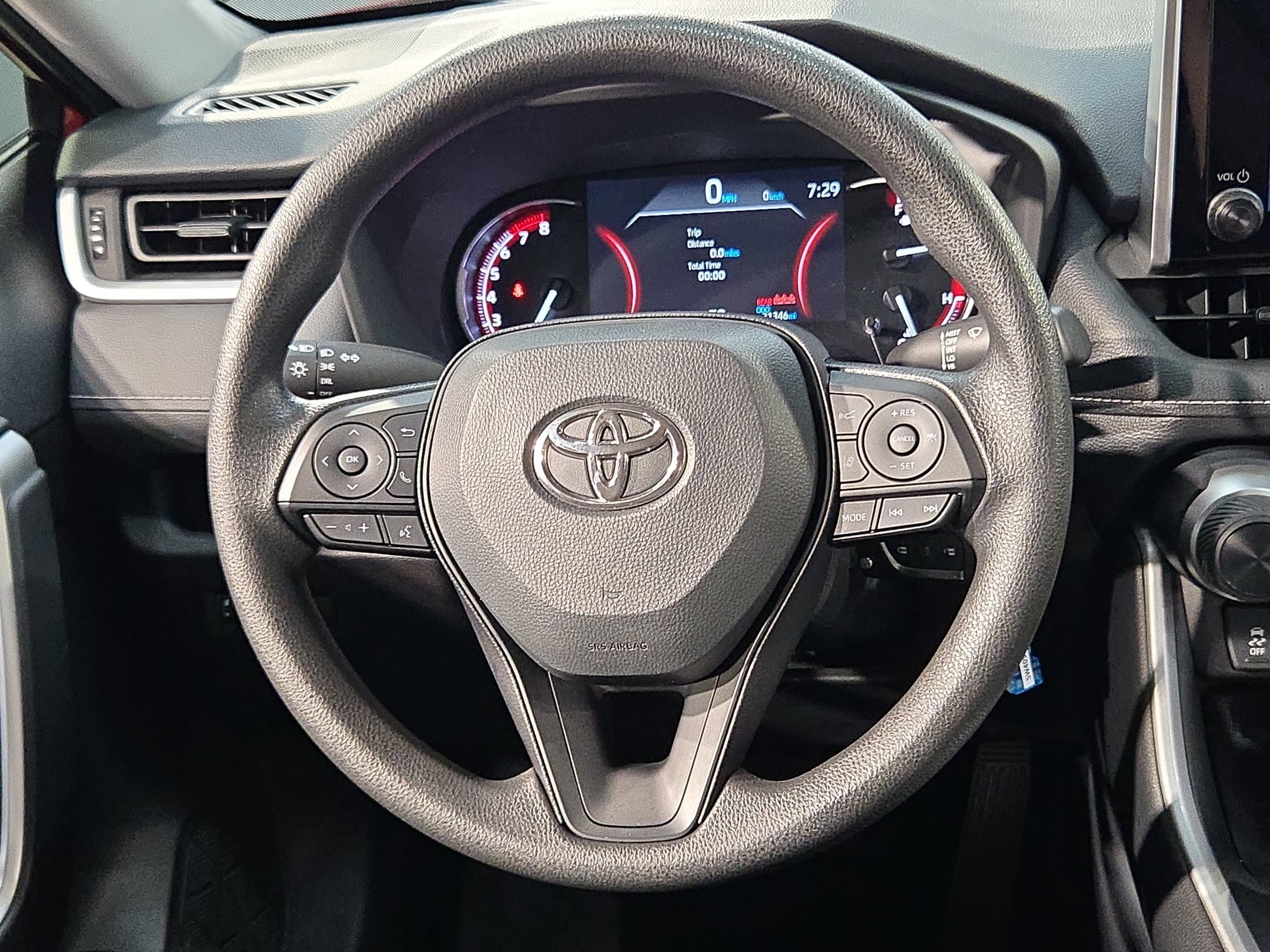 Certified 2025 Toyota RAV4 LE FWD image 25