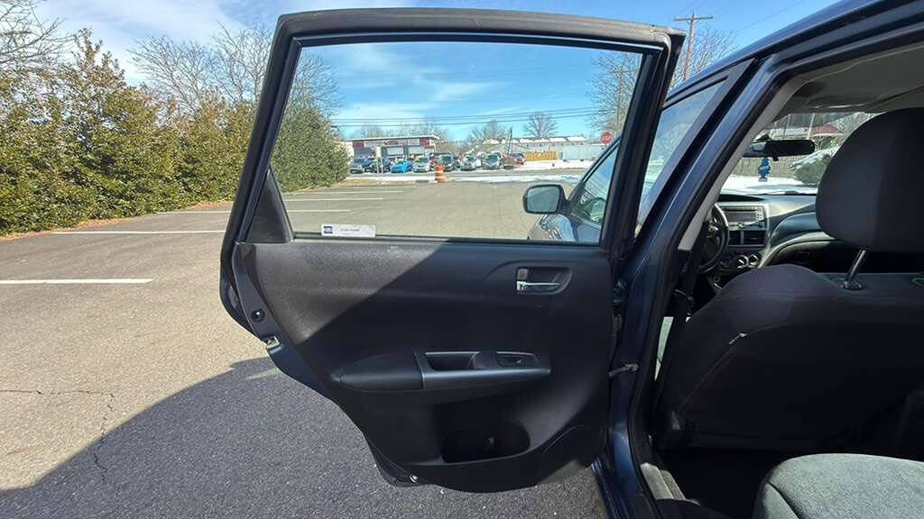 Used 2011 Subaru Impreza 2.5i image 25