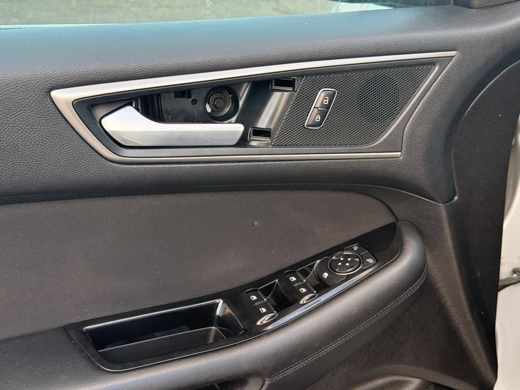 Used 2015 Ford Edge Titanium AWD/4WD image 26