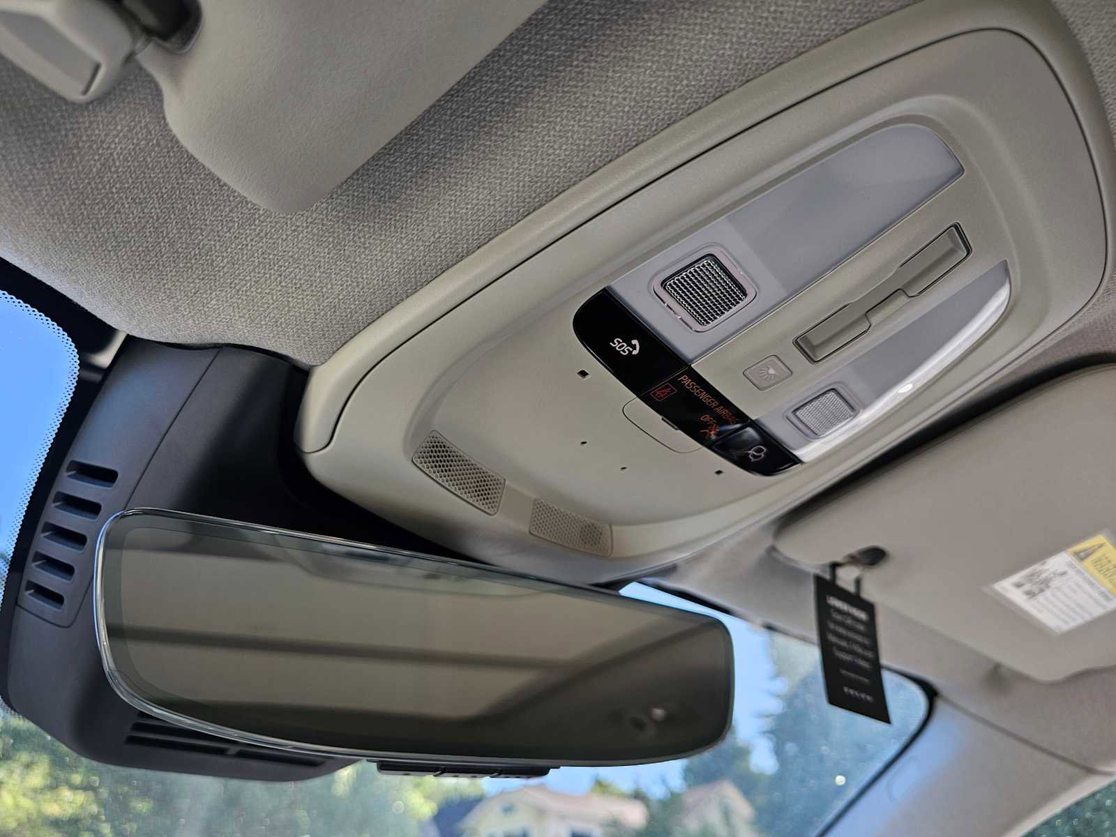 New 2025 Volvo XC40 B5 Plus w/ Climate Package image 27